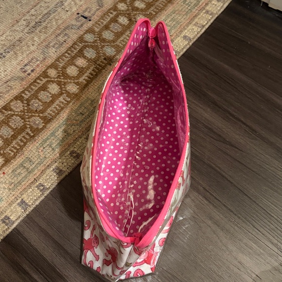 Roller Rabbit Toiletry Pouch - Picture 3 of 3